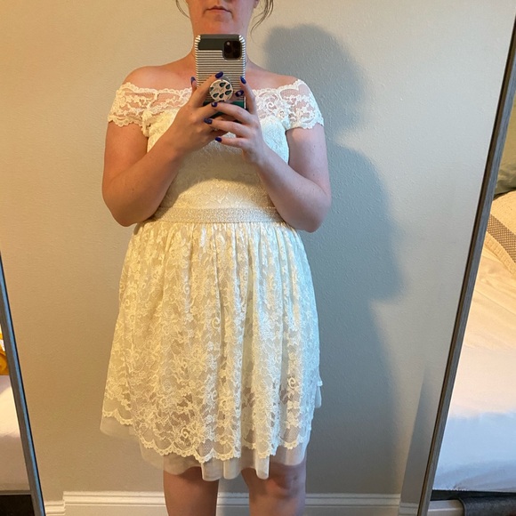 Ivory Lace Dress Lined - Picture 2 of 8